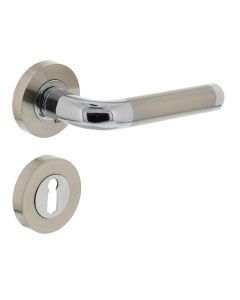 INTERSTEEL Deurkruk 1683 Agatha op rond rozet 7mm nokken met sleutelgat plaatjes chroom/nikkel mat