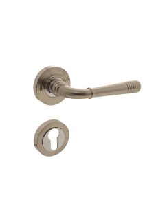 INTERSTEEL Deurkruk 1725 Emily op rond rozet 7mm nokken met profielcilindergat plaatjes chroom nikkel mat